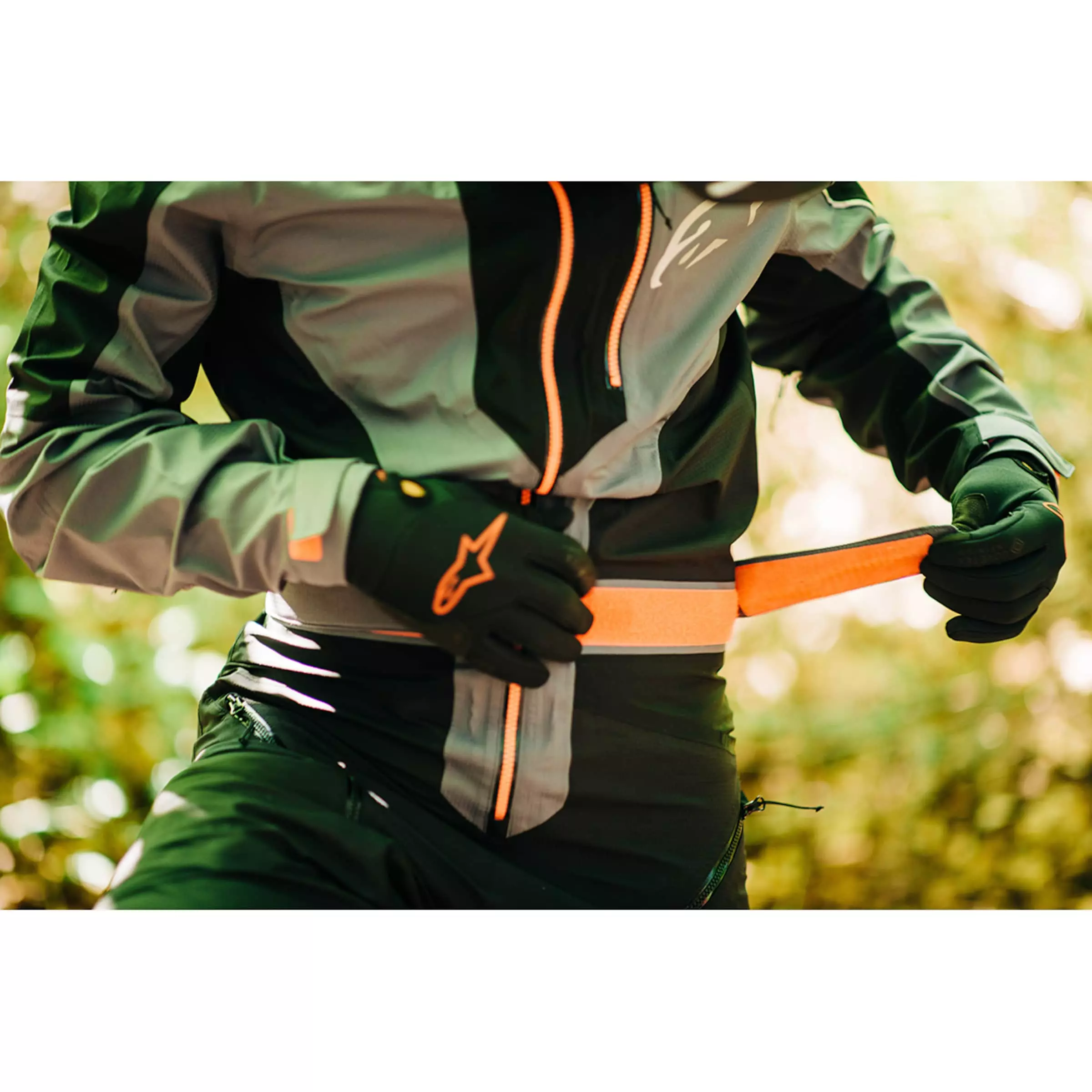 Alpinestars TAHOE WP SUIT 1PC MTB Rain Suit 3 Alpinestars TAHOE WP SUIT 1PC MTB Rain Suit - Image 3