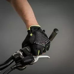 CHIBA BioXCell Super Fly Short Finger Gloves 16 CHIBA BioXCell Super Fly Short Finger Gloves -Cycling Glasses Myynti 2023 7EFD3960F9004AF0DA287C977B5BF52C