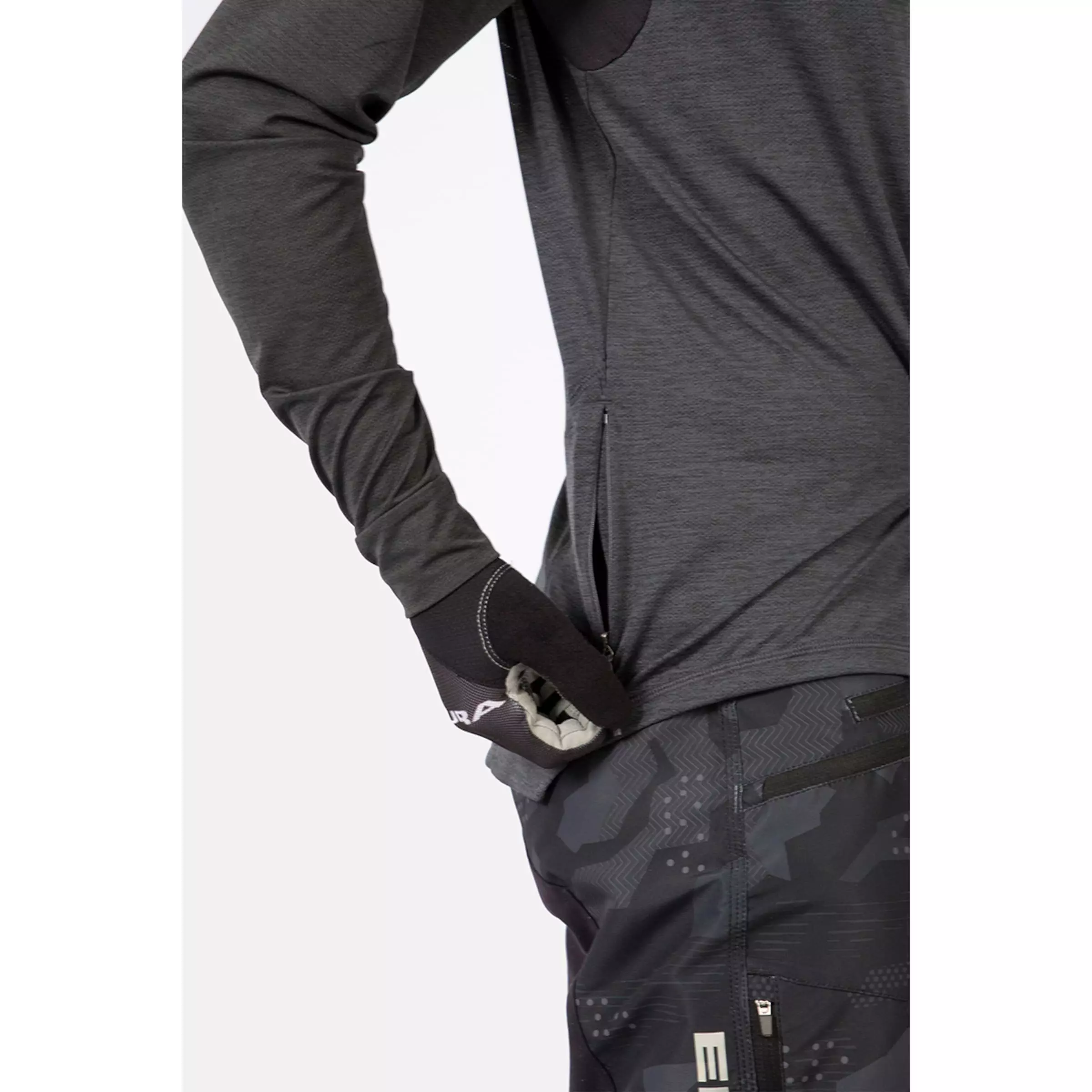 ENDURA SINGLETRACK TRIKOT Long-sleeved Bike Shirt 6 ENDURA SINGLETRACK TRIKOT Long-sleeved Bike Shirt - Image 6