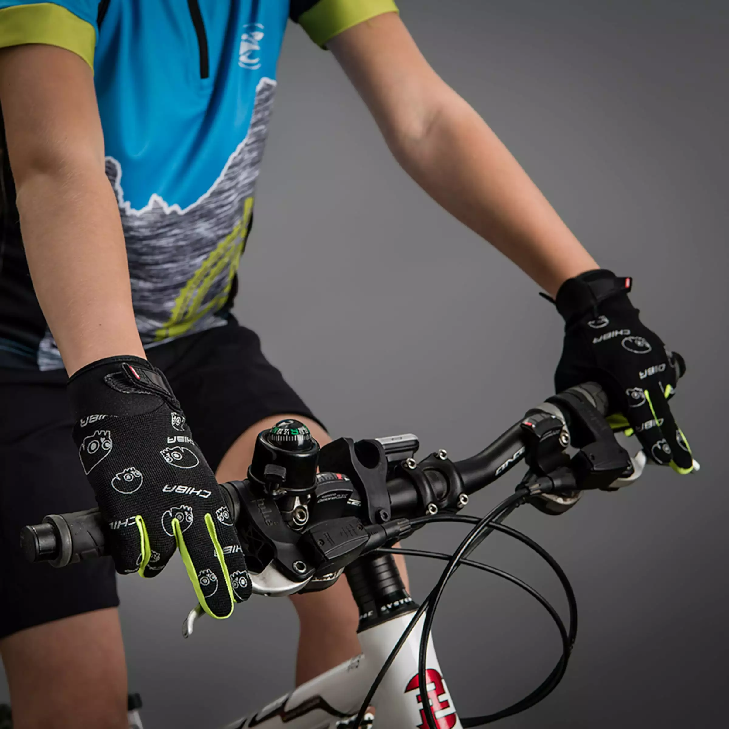 CHIBA Bones Kids Full Finger Cycling Gloves 3 CHIBA Bones Kids Full Finger Cycling Gloves - Image 3