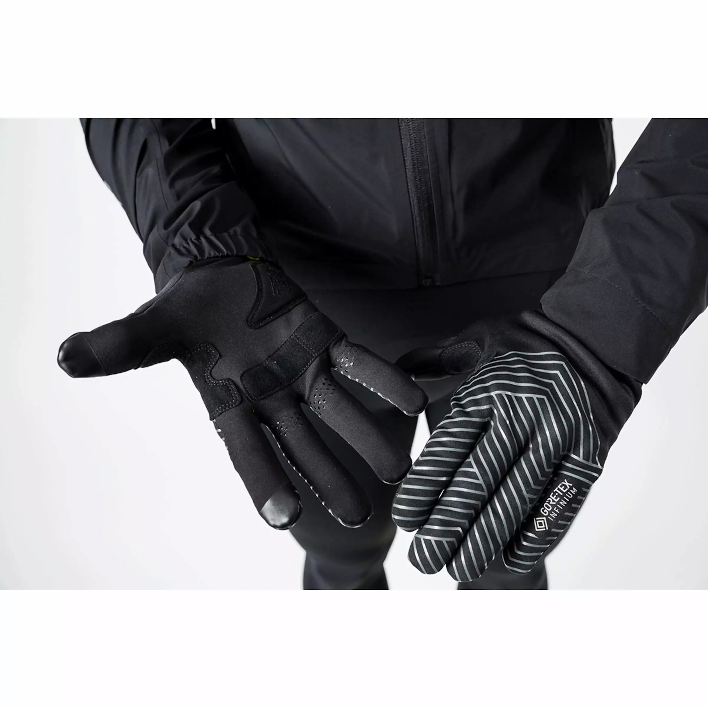 GOREWEAR C3 GORE-TEX INFINIUM STRETCH MID GLOVES 2 GOREWEAR C3 GORE-TEX INFINIUM STRETCH MID GLOVES - Image 2
